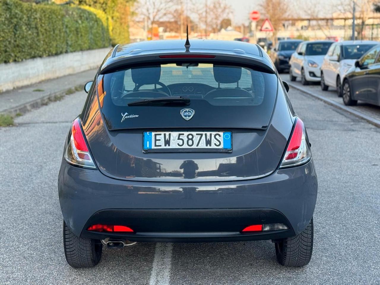 Lancia Ypsilon 1.2 69 CV 5 porte S&S Platinum