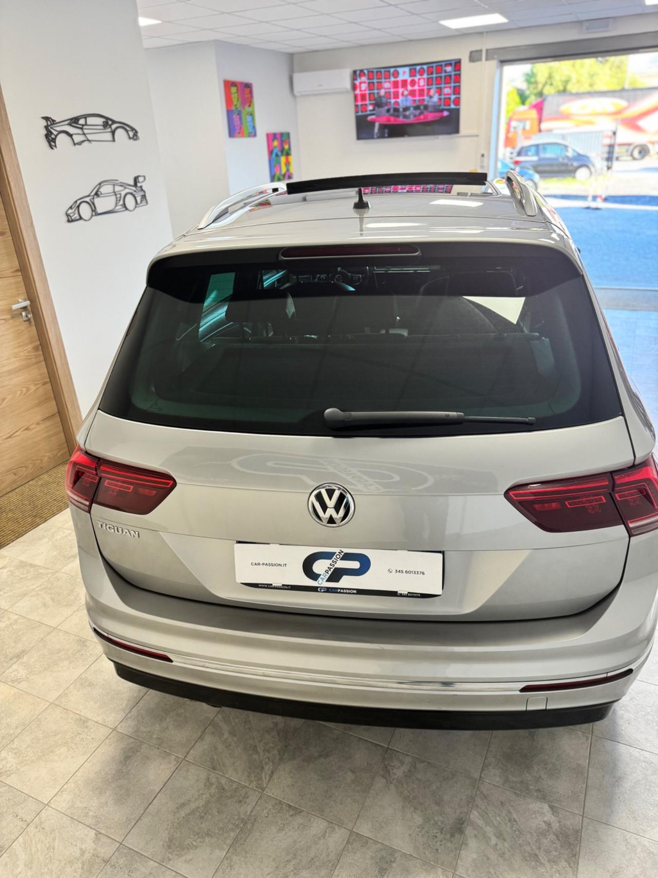 Volkswagen Tiguan R line 2.0 TDI SCR DSG BlueMotion Technology Tetto panoramico