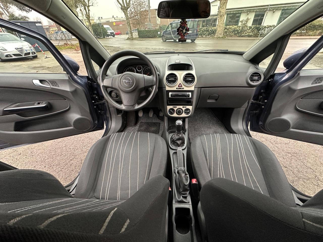 OPEL Corsa 1.2 5P Cosmo