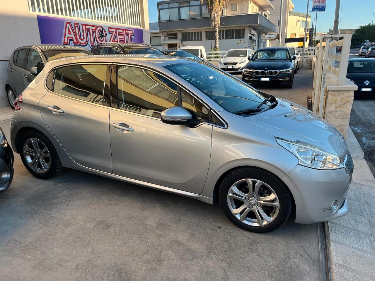 Peugeot 208 1.6 e-HDi 92 CV 5 porte Allure