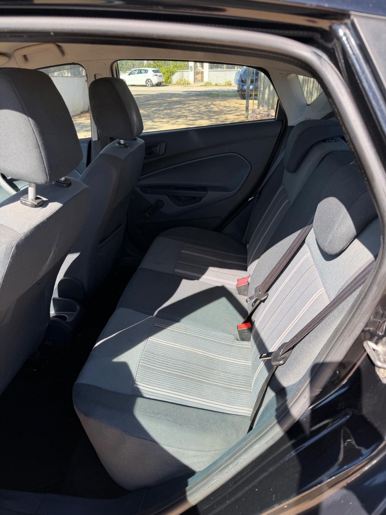 Ford Fiesta 1.4 TDCi 68CV 5 porte Titanium