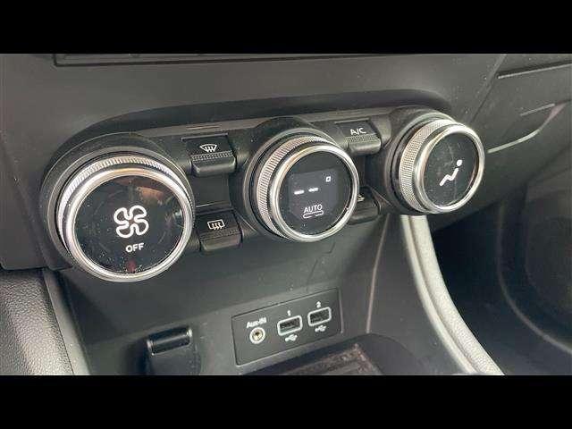 Renault Captur 1.6 E-TECH Hybrid Techno Fast Track Auto 14