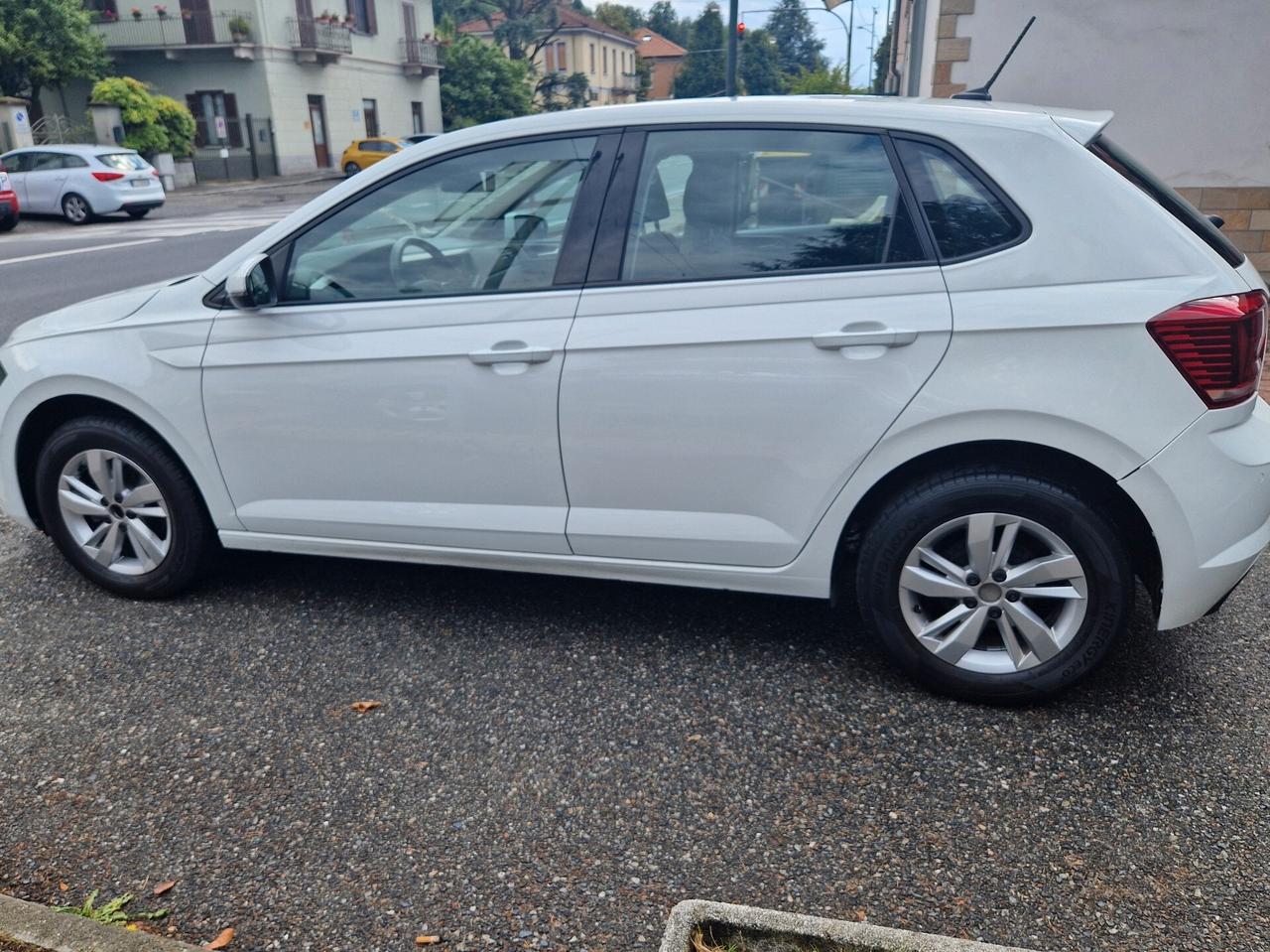 Volkswagen Polo 1.0 80CV "55.200 km" Carplay, Sensori, Clima bizona