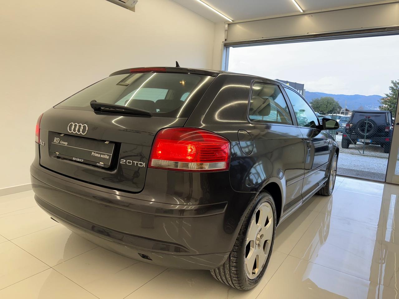 Audi A3 2.0 tdi Ambition 140cv okneopatentati