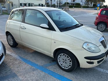 Lancia Ypsilon 1.2 benzina neopaten 2004