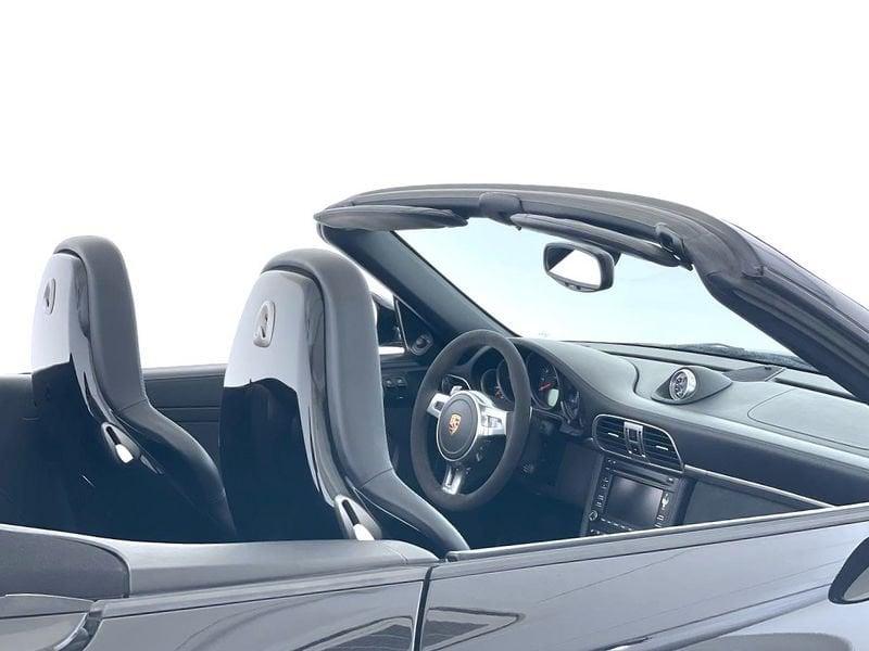 Porsche 911 CARRERA 4 Cabriolet GTS PDK
