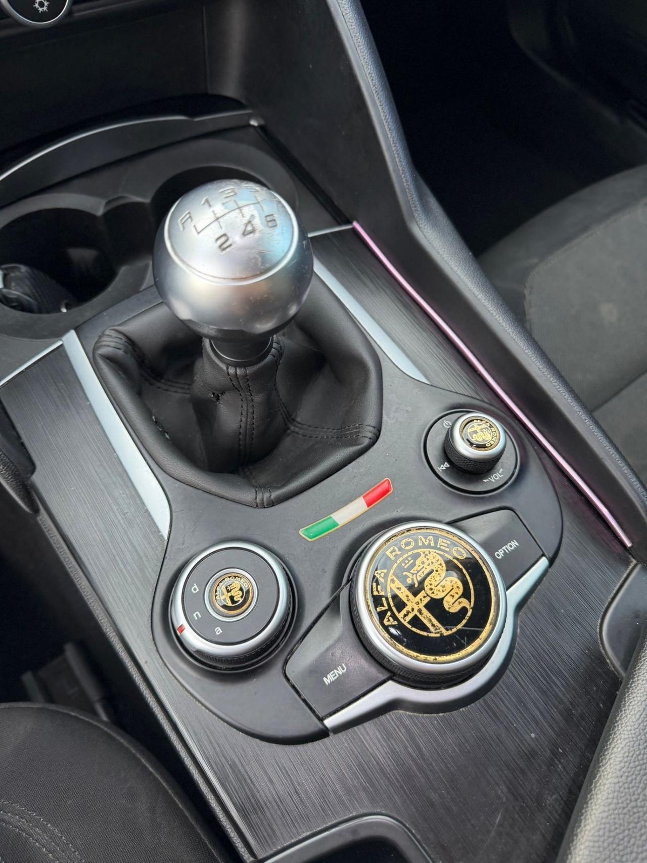 Alfa Romeo Giulia 2.2 Turbodiesel 150 CV Business Launch Edition