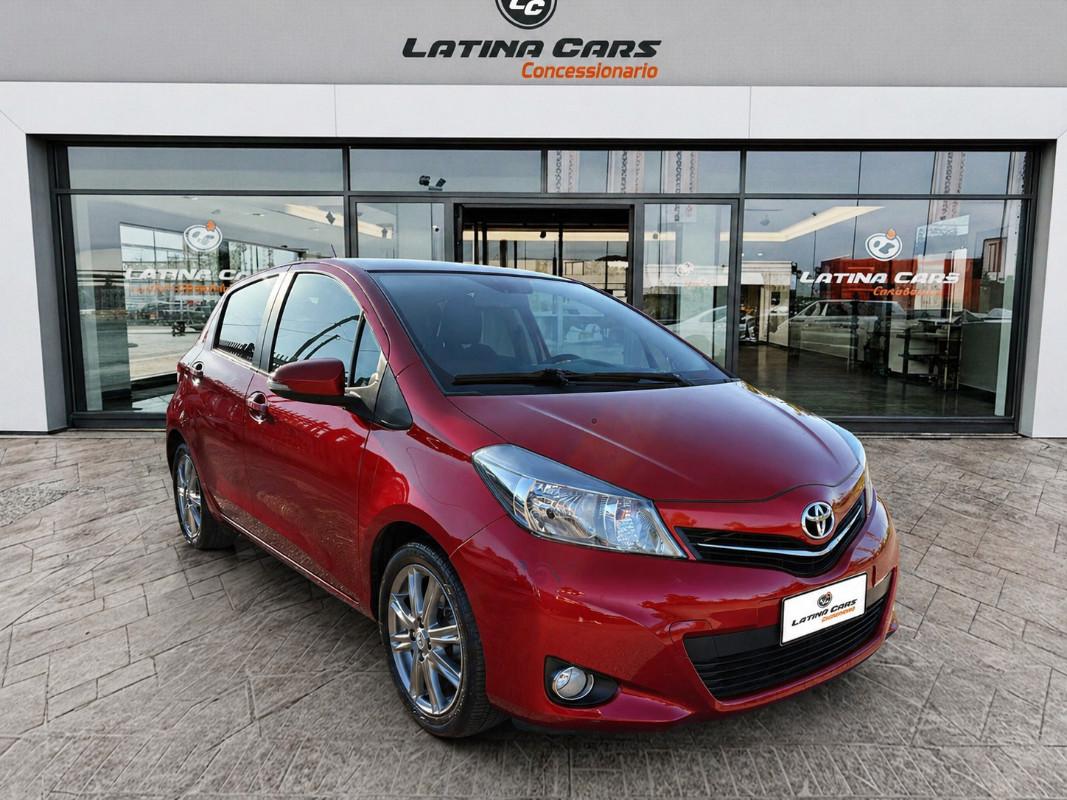 Toyota Yaris 1.4 d-4d 5p con TETTO PANORAMICO E NAVI