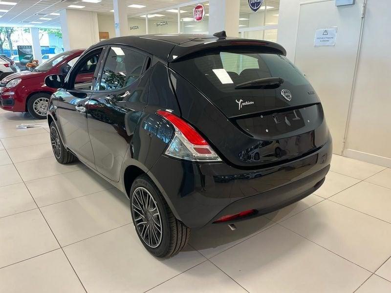 Lancia Ypsilon 1.0 FireFly 5 porte S&S Hybrid Silver Plus