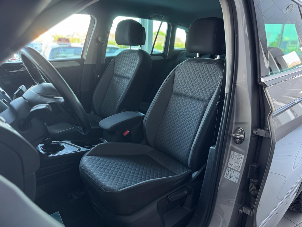 Volkswagen Tiguan 2.0 TDI 150cv DSG R-LINE ACC LED