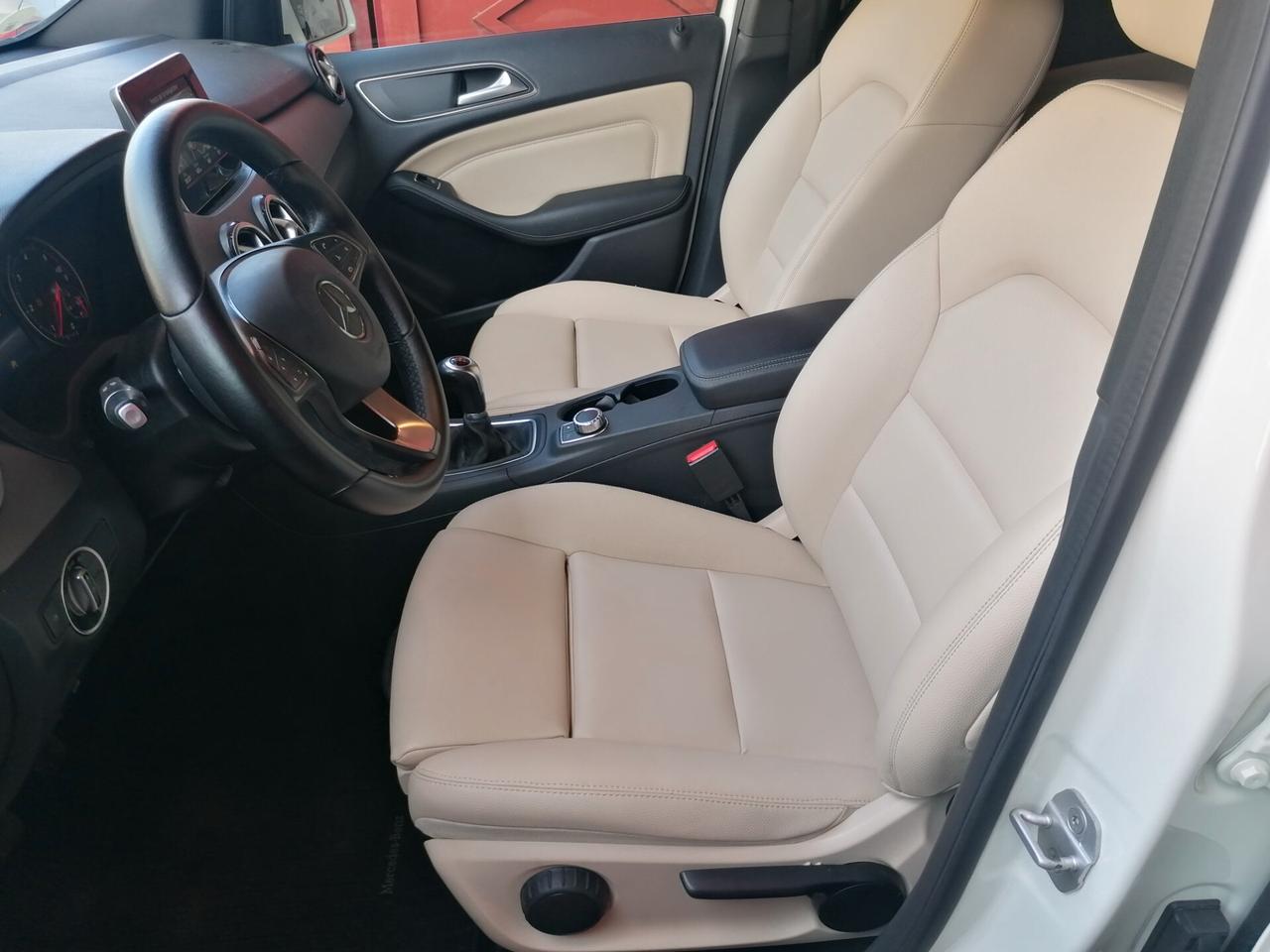 Mercedes-benz B 180 d Premium(full optional)