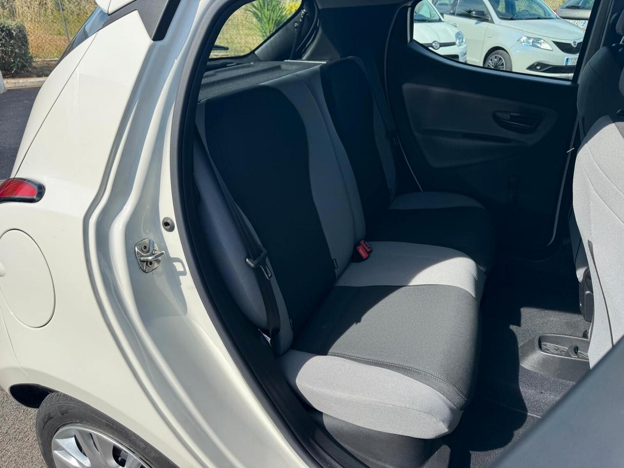 Lancia Ypsilon 1.2 BENZINA 69CV S&S SILVER 2012