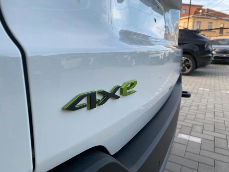 Jeep Avenger 1.2 turbo e-hybrid mhev The North Face 4xe 145cv edct6