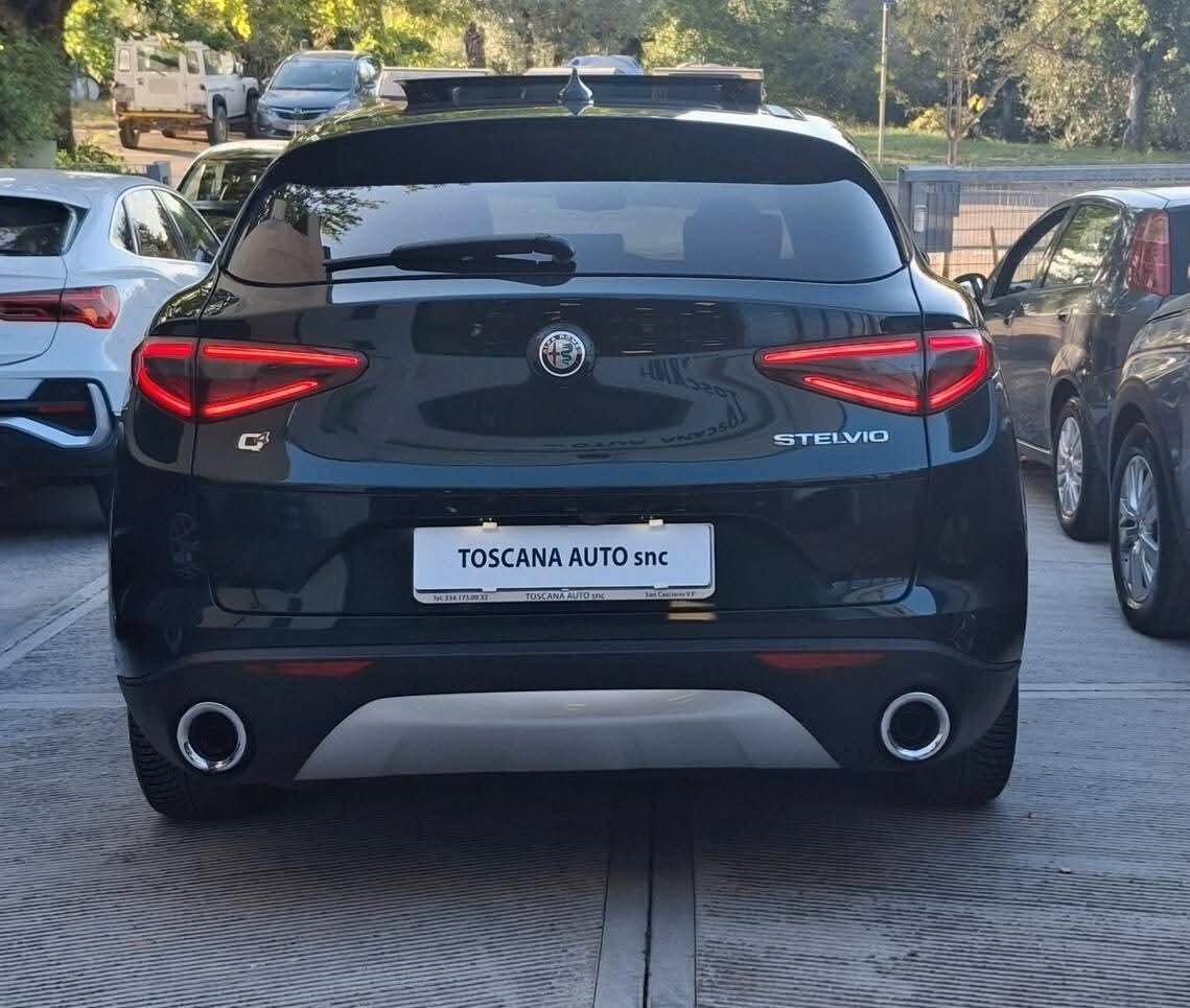 Alfa Stelvio 210 CV AT8 Q4 tetto panoramico