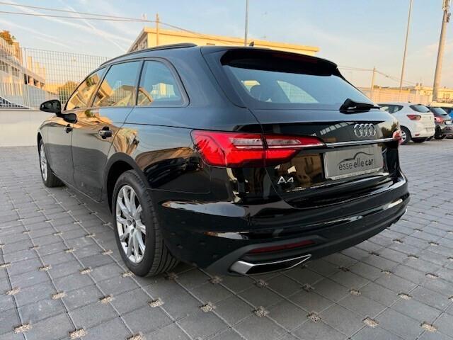 Audi A4 Avant 30 TDI/136 CV S tronic Business 2022