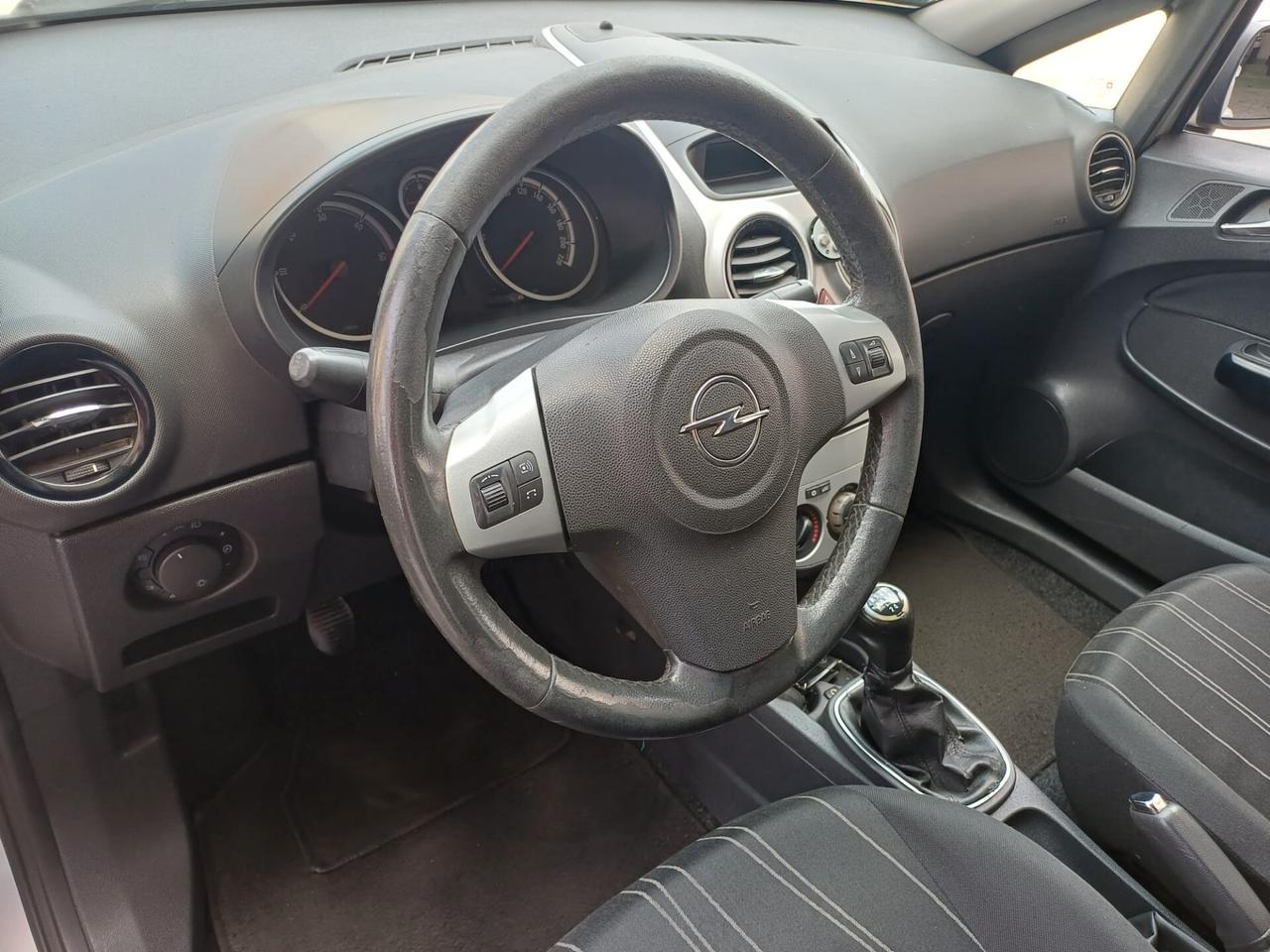 Opel Corsa 1.3 diesel 5 p Cosmo - 2010