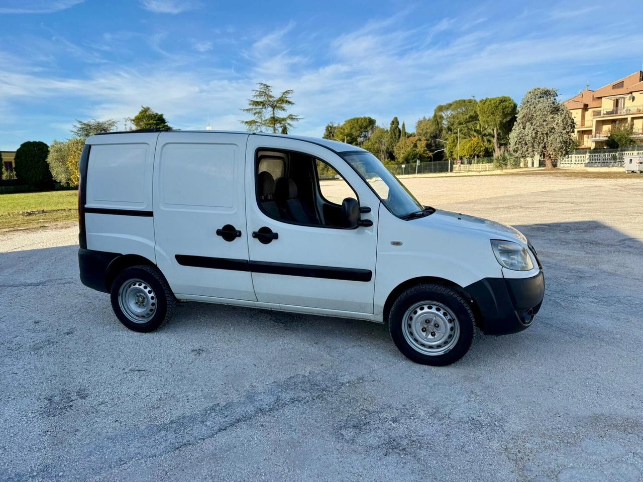 Furgone Fiat Doblò cargo 1.9 MJT 105 CV neopatentati