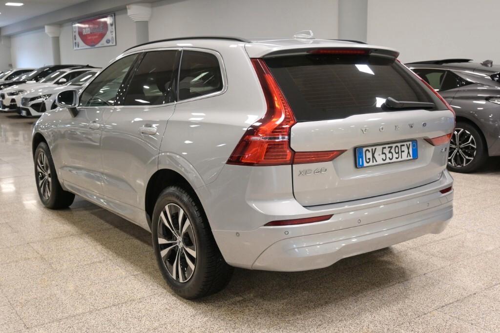 VOLVO XC60 2.0D 197CV B4 (D) GEARTRONIC AWD MOMENTUM PRO ( FARI LED - ADAPTIVE CRUISE - COCKPIT - MIRROR - PARK ASSIST - TELECAMERA 360 - CERCHI 18 )