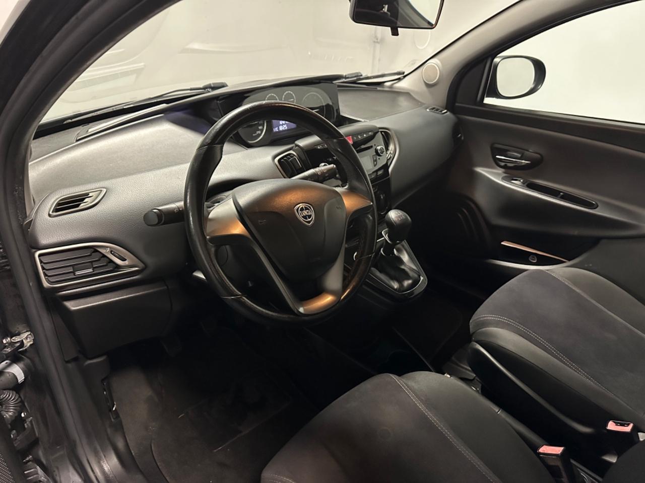 LANCIA YPSILON 1.2 NEOPATENTATI 69CV GARANZIA