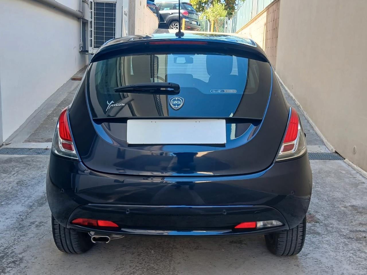 Lancia Ypsilon 1.2 69 CV 5 porte S&S Gold