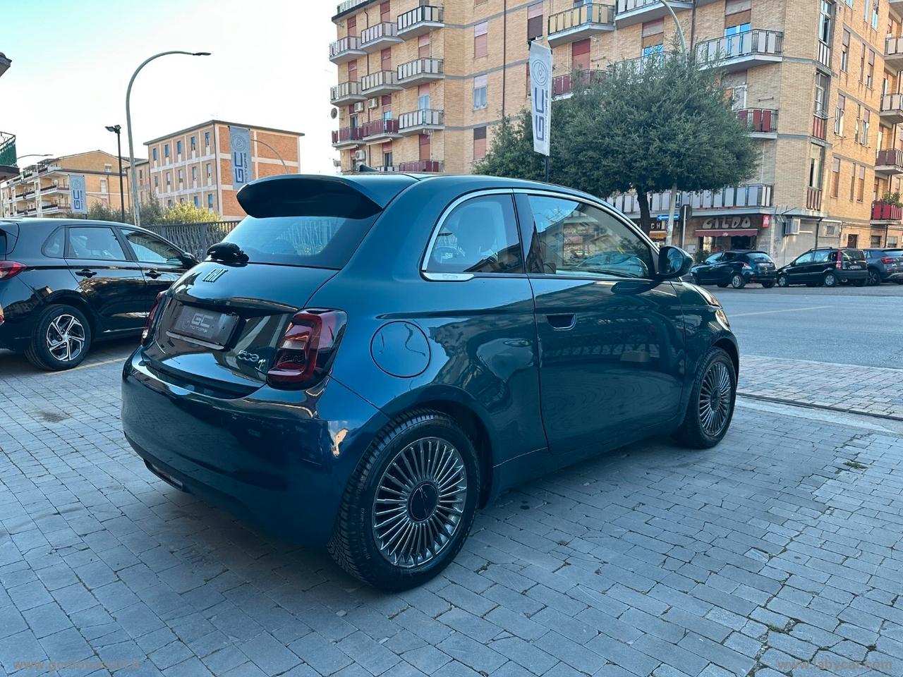 Fiat 500 500e Berlina 42 kWh La Prima