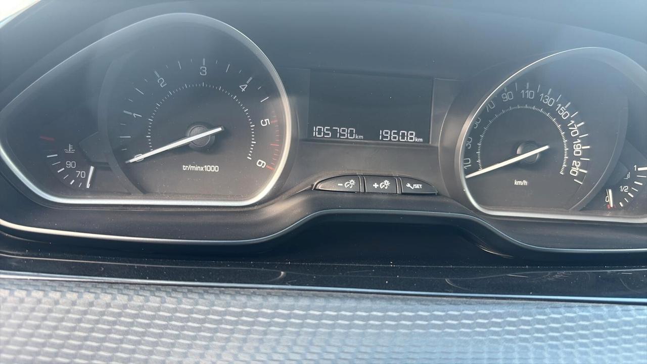 Peugeot 2008 BlueHDi 100 Allure
