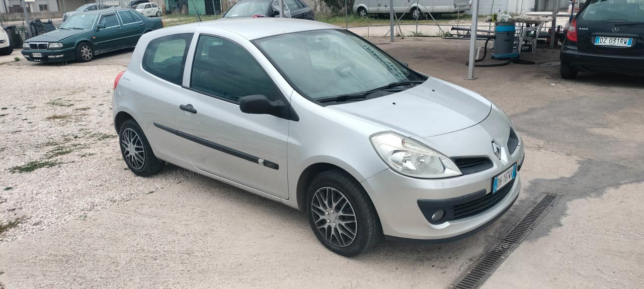Renault Clio 1.5 dCi 70CV 3 porte Rip Curl