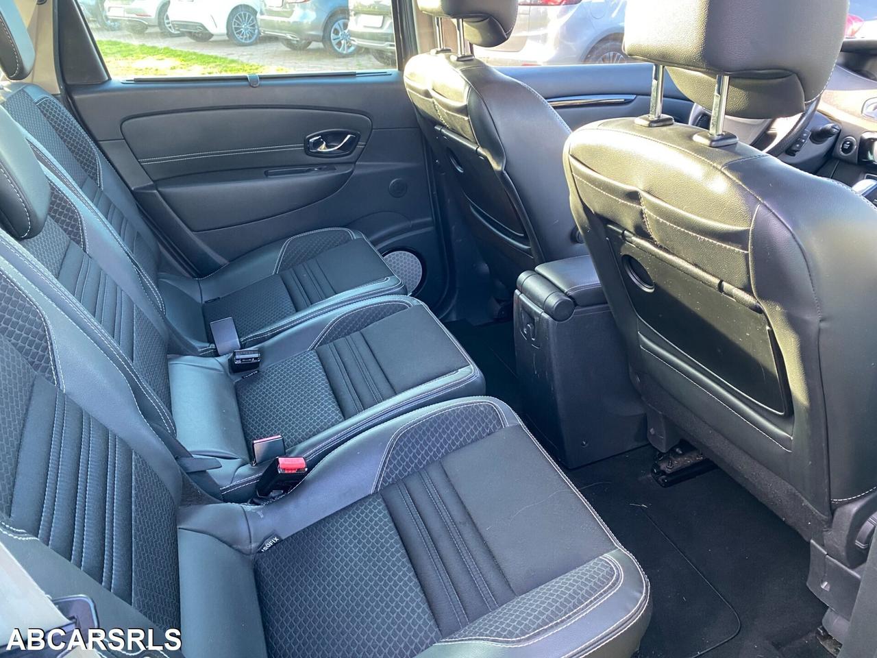 RENAULT - Grand Scénic - dCi 8V 110 CV EDC