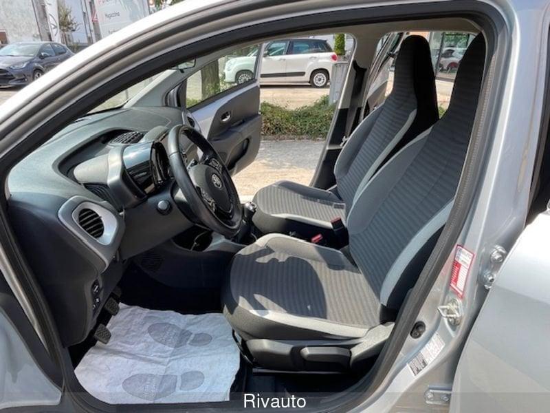 Toyota Aygo Connect 1.0 VVT-i 72 CV 5 porte x-play