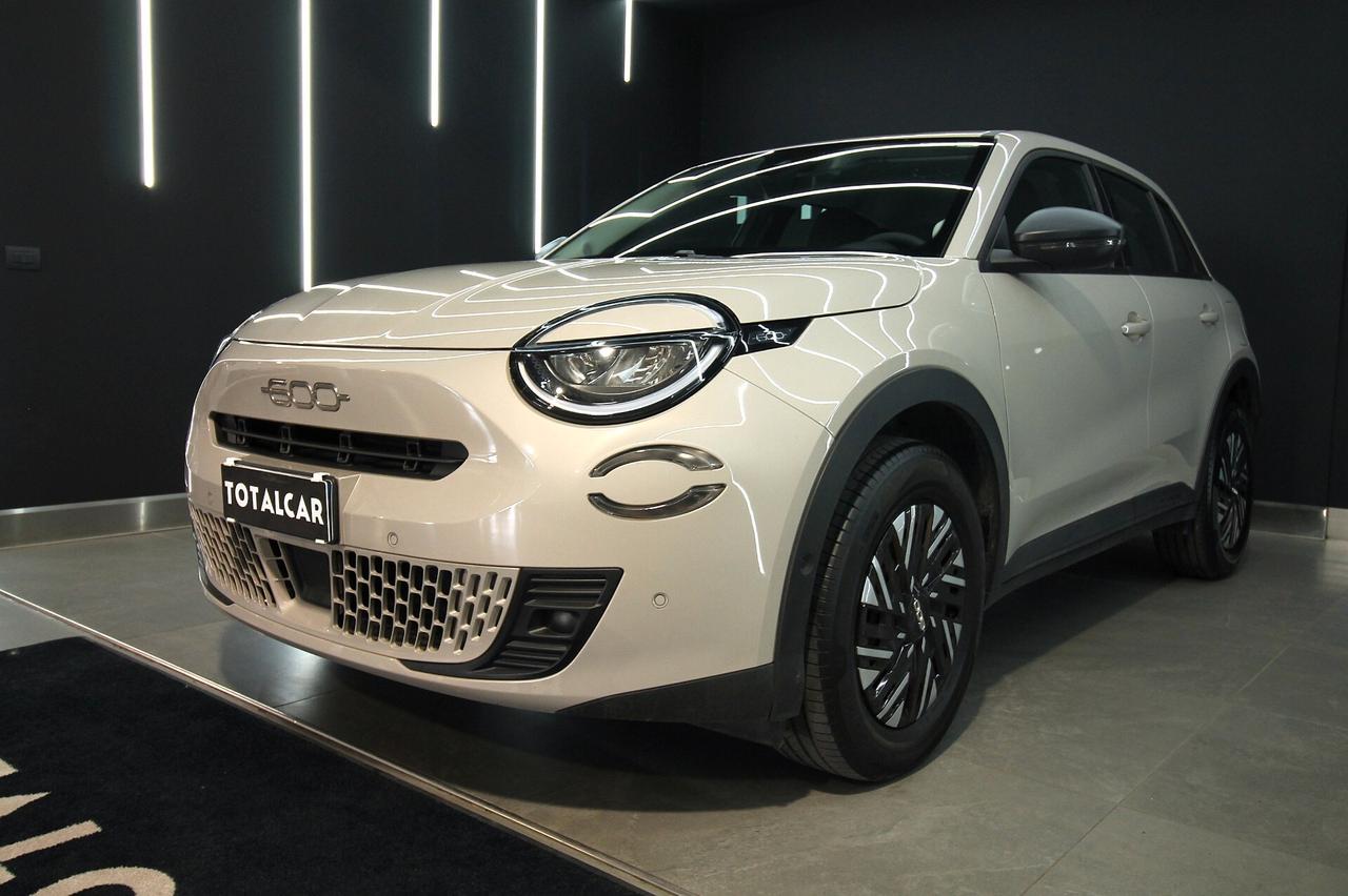 FIAT 600 1.2 HYBRID 110 CV