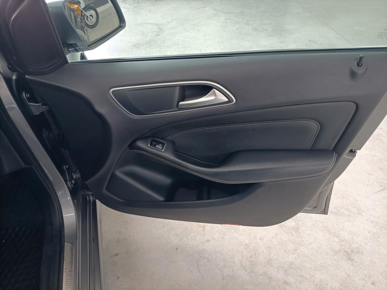 Mercedes-benz B 180 CDI BlueEFFICIENCY Premium 01/2012