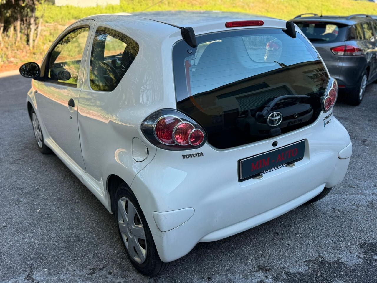 Toyota Aygo 1.0 12V VVT-i 3 porte Now Connect GARANZIA 1 ANNO