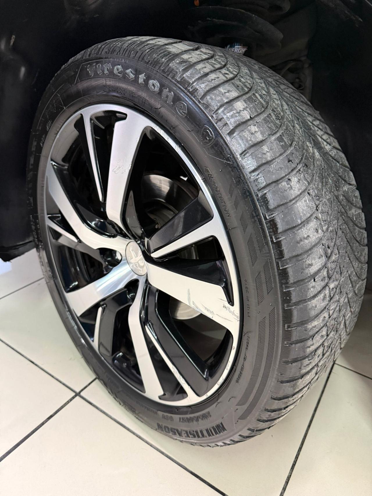 Peugeot 2008 BlueHDi 100 Allure