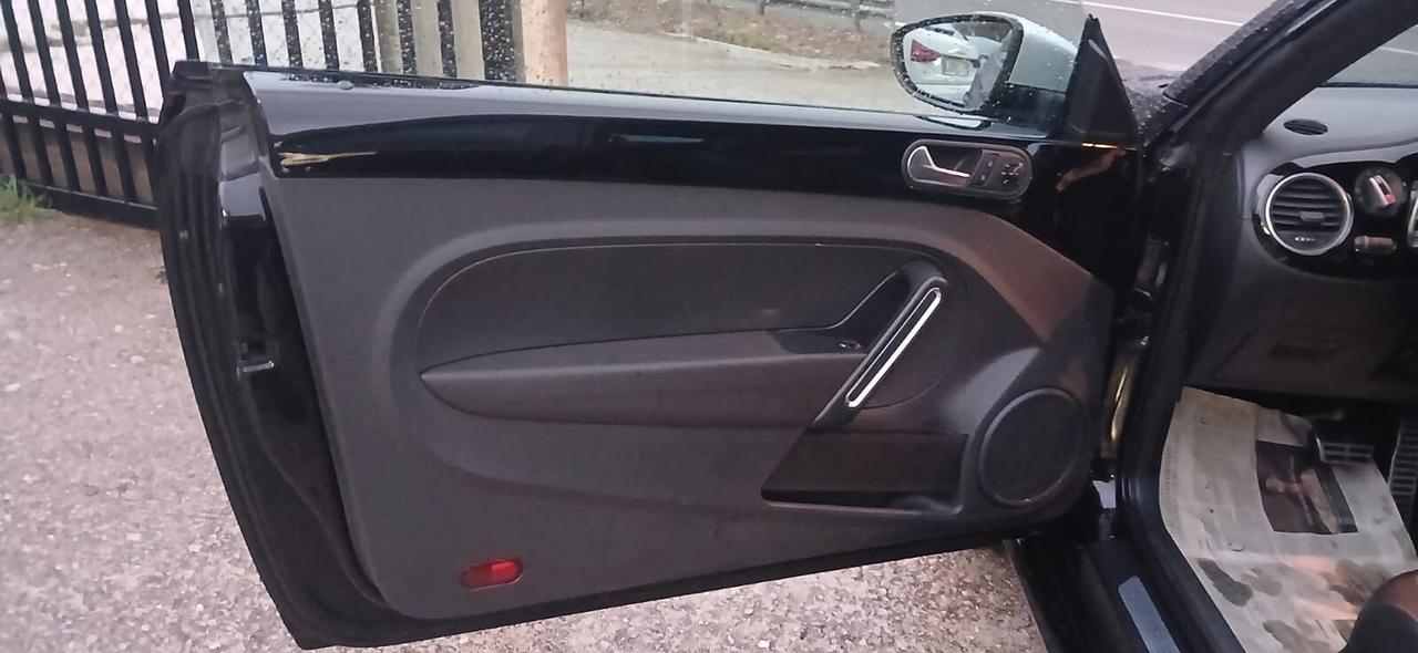 Volkswagen Maggiolino 2.0 TSI DSG Sport - 2012