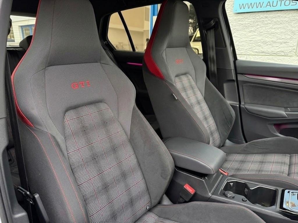 Volkswagen Golf GTI 2.0 TSI DSG PERFORMANCE