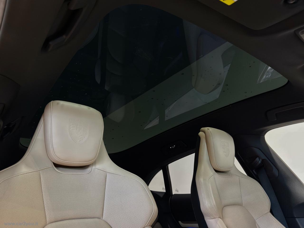 PORSCHE Taycan 4 Cross Turismo