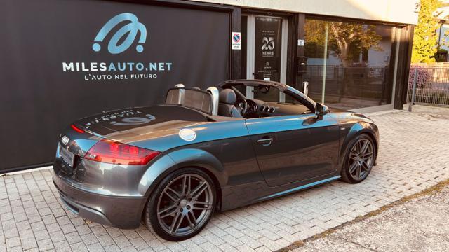 AUDI TT Roadster 2.0 TDI quattro S tronic 2 x S line 19"