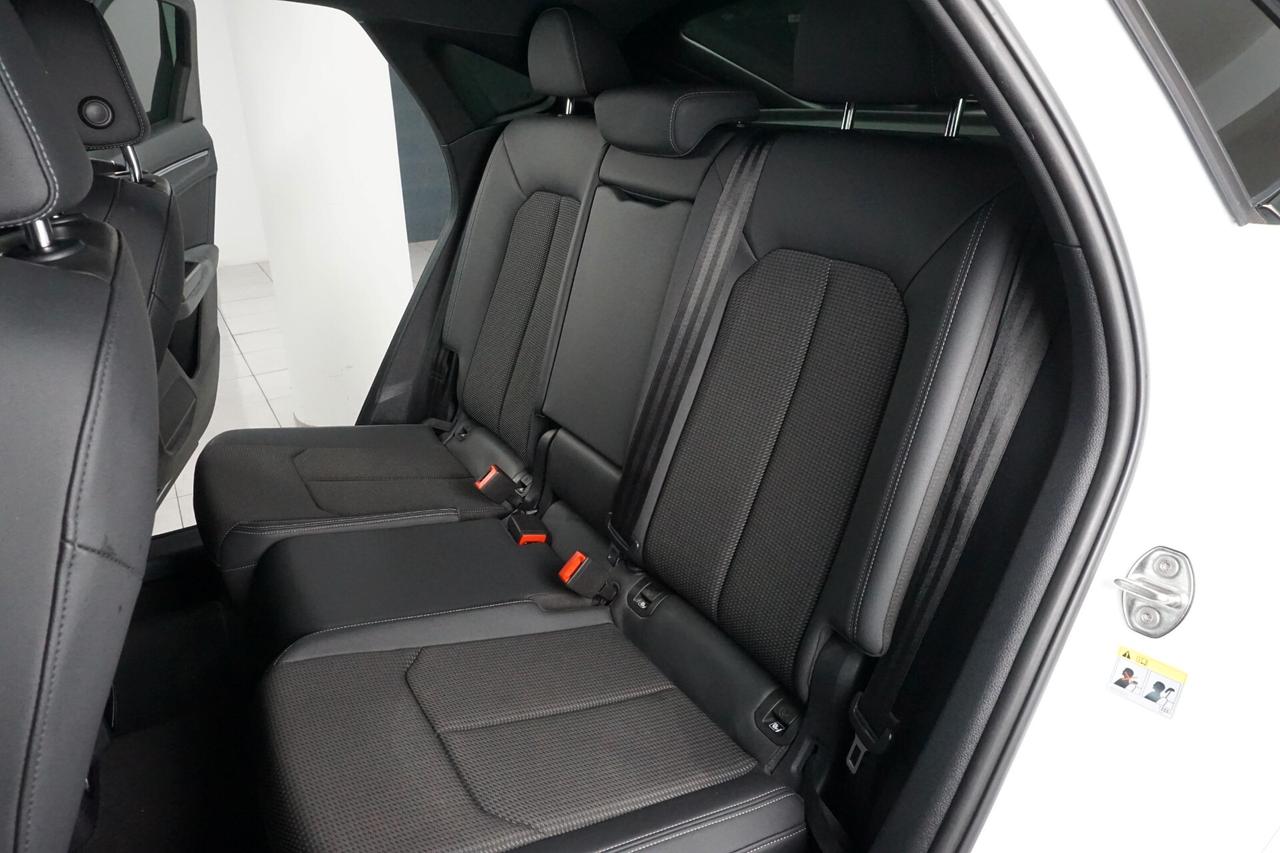 Audi Q3 SPB 45 TFSI E-Tron S tronic line Identity Black