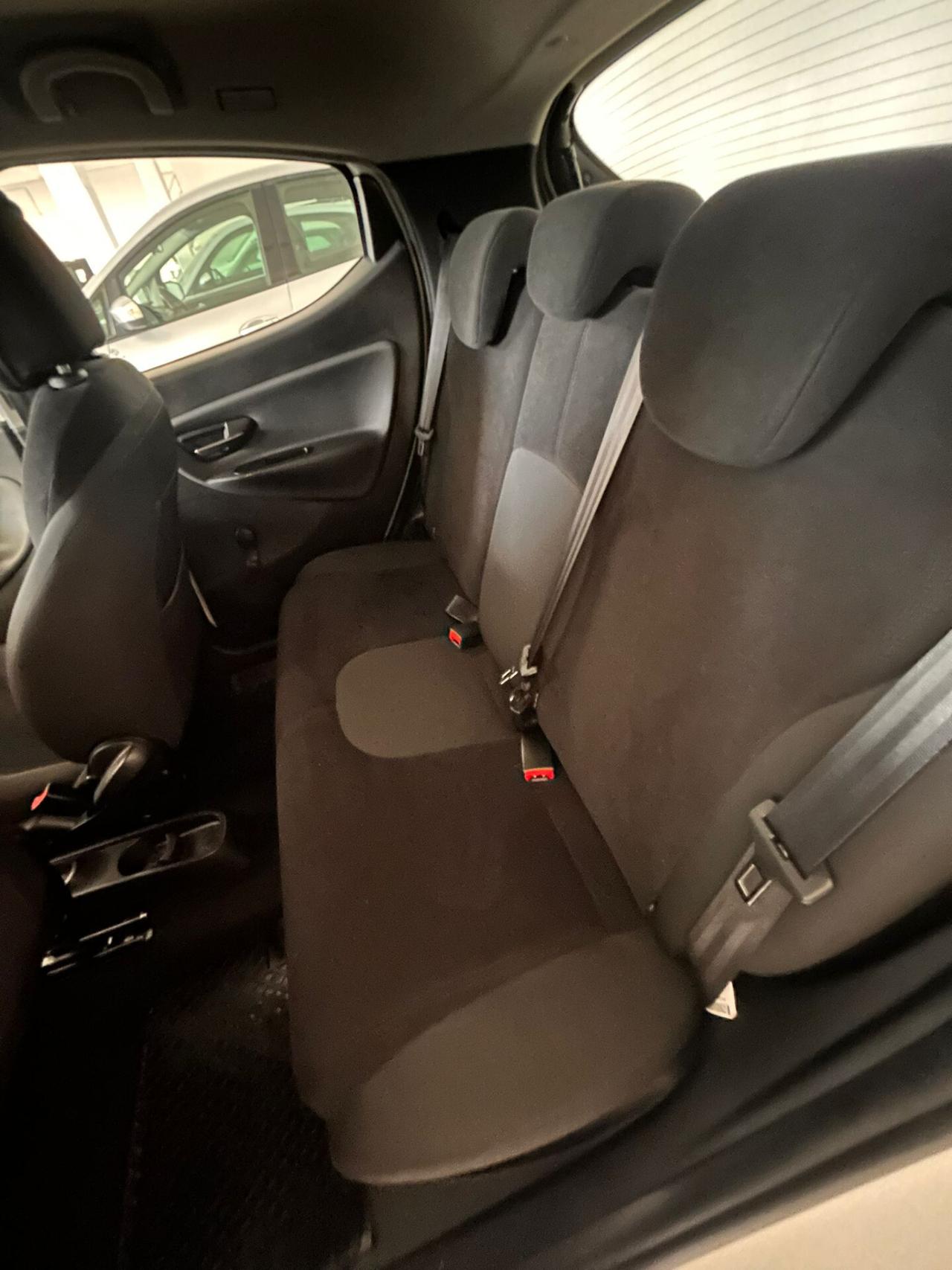 Lancia Ypsilon 1.2 69 CV 5 porte S&S Silver