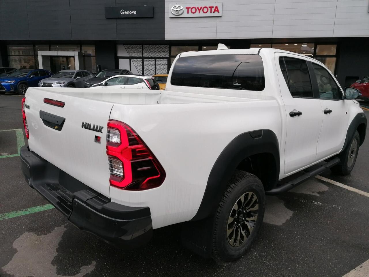 Toyota Hilux TOYOTA HYLUX 2.8 GR SPORT DUAL CAB 204CV NUOVO DA IMMATRICOLARE IVA ESPOSTA FATTURABILE!!!!!!