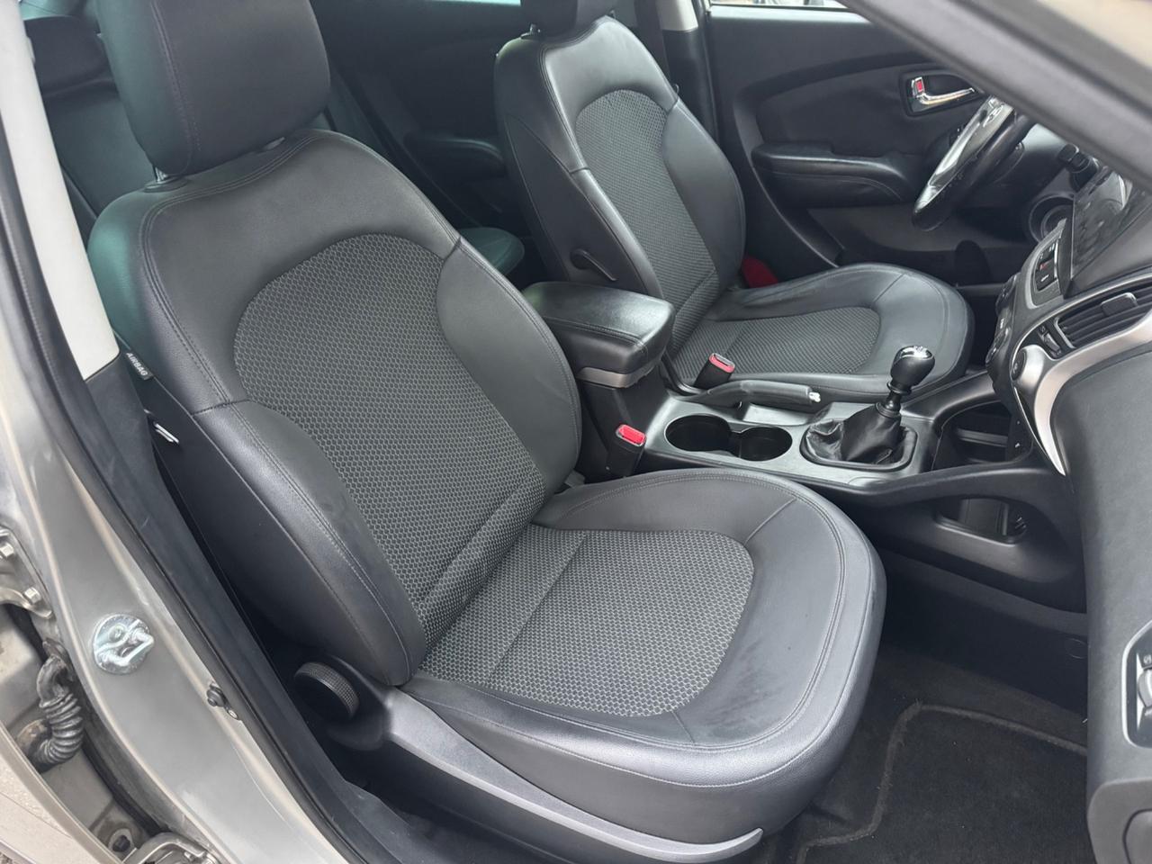 Hyundai iX35 1.7 CRDi 2WD neopaten garanzia 12 mesi