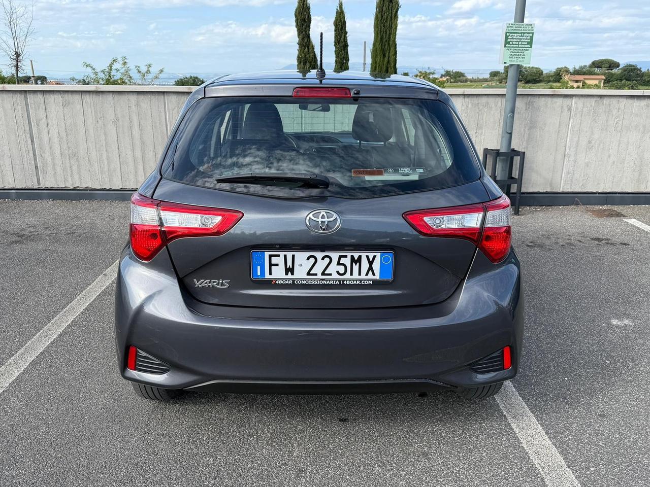 Toyota Yaris 1.0 Lounge *NEOPATENTATI*
