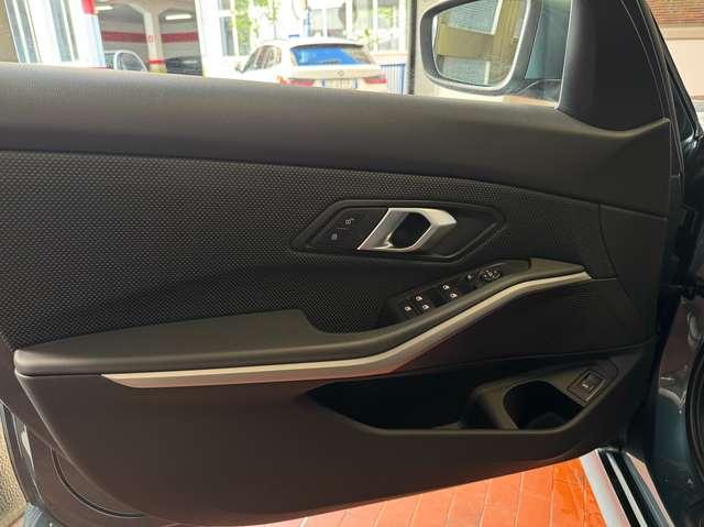 BMW 318 318d Touring mhev 48V Business Advantage auto