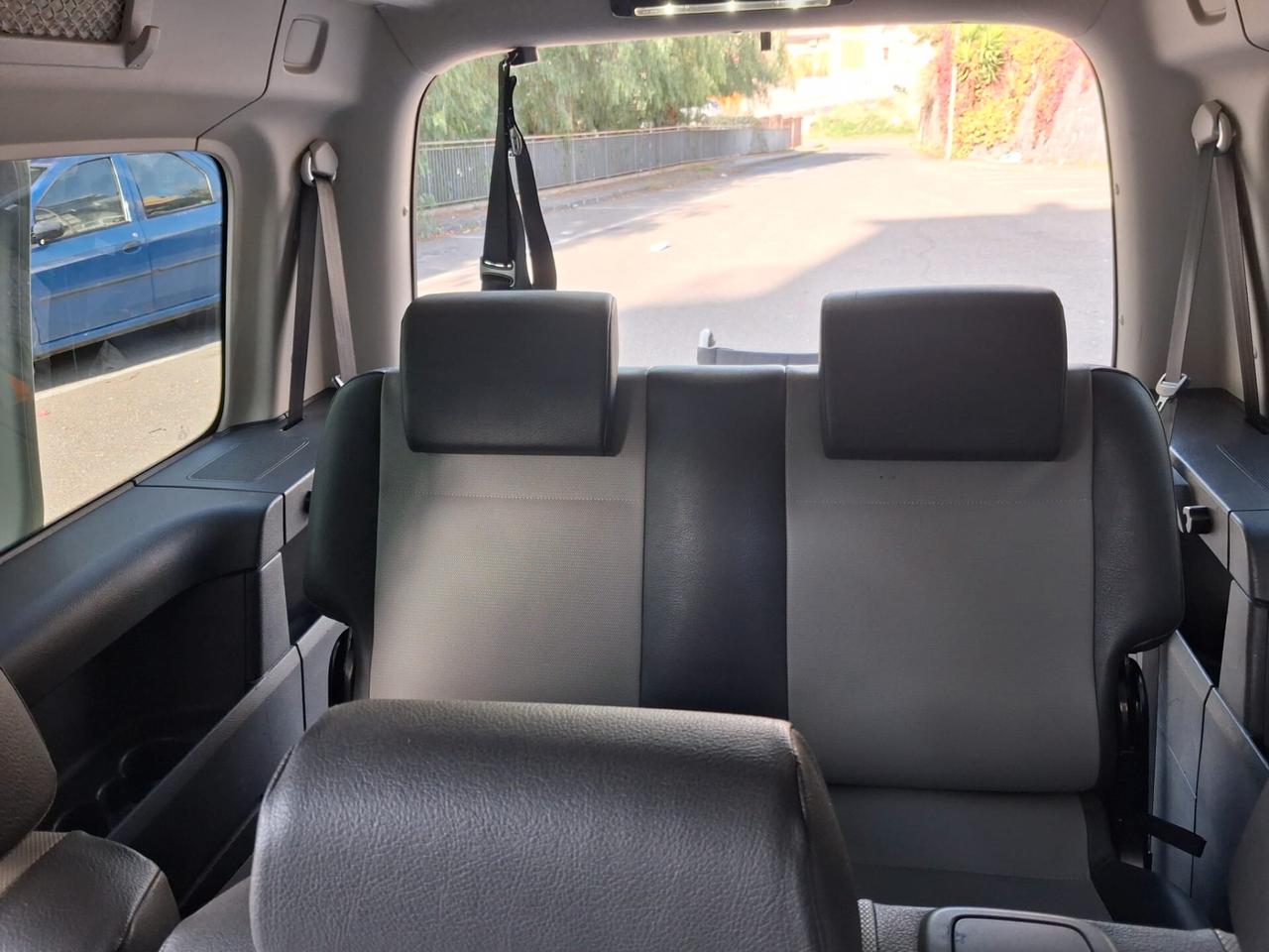 Volkswagen Caddy Pianale ribassato con rampa disabili in carrozzina