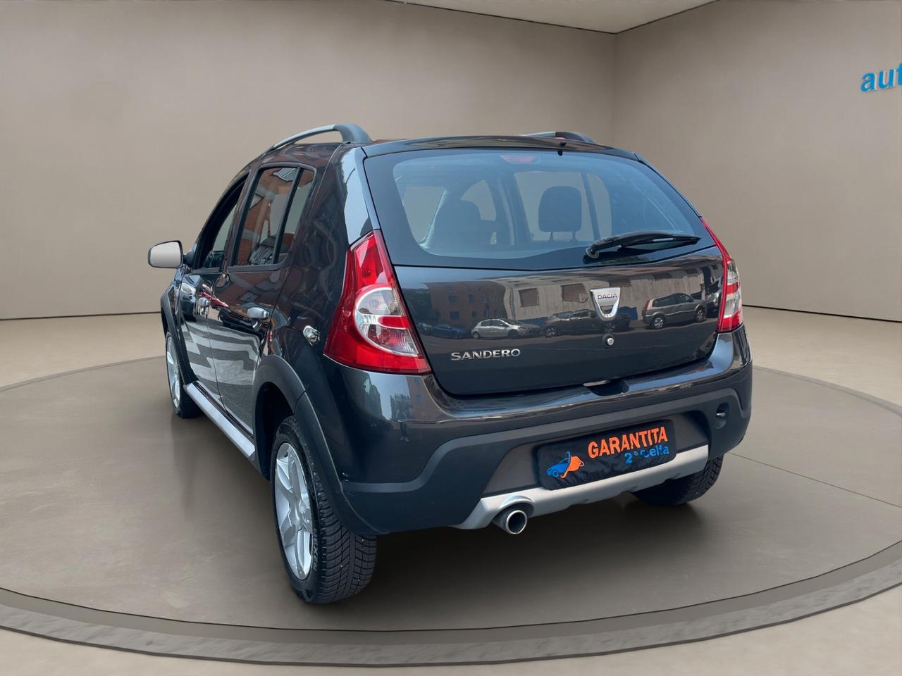 Dacia Sandero NEOPATENTATI - GOMME NUOVE