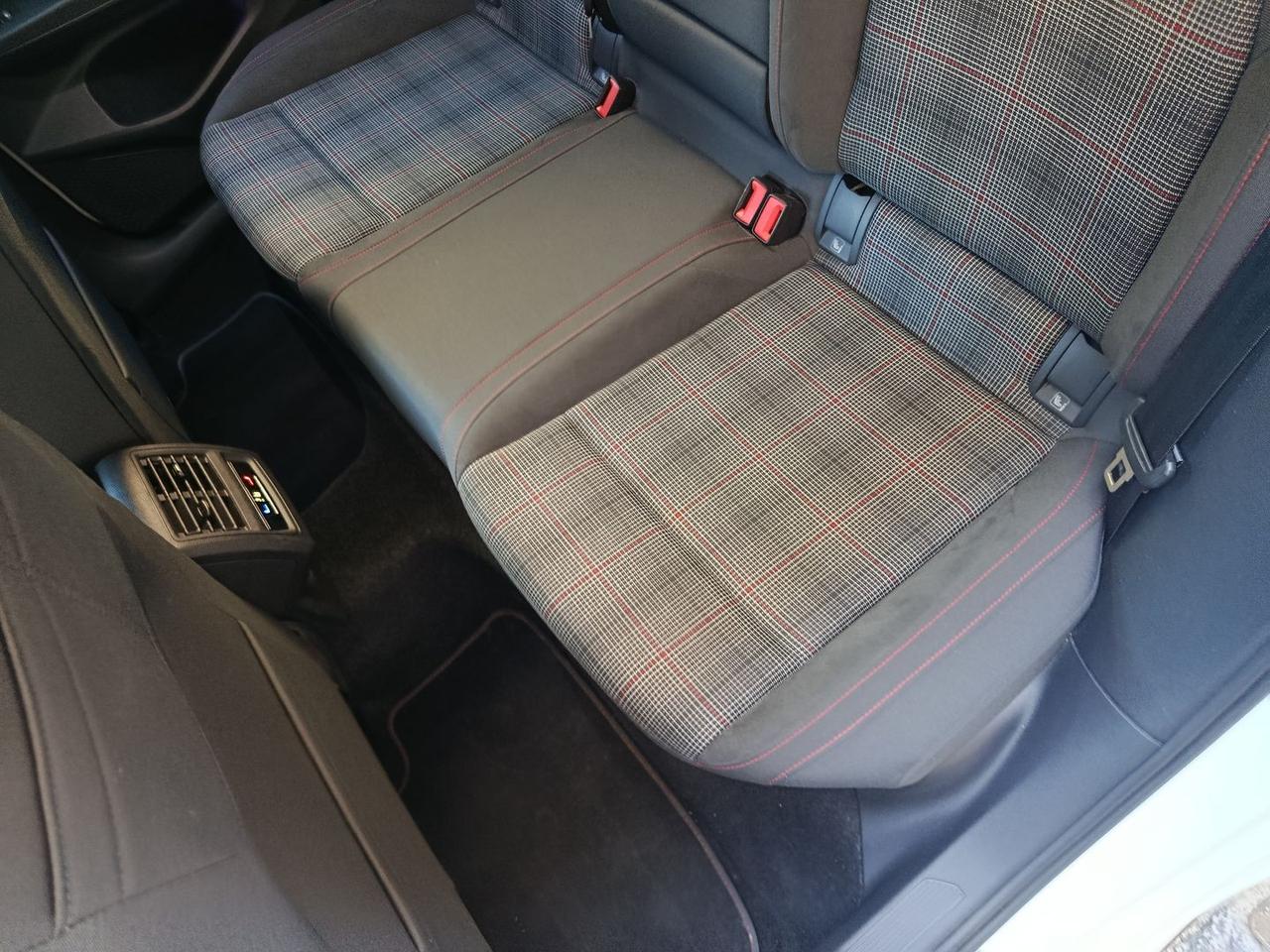 Volkswagen Golf Ultimate 2.0 TSI GTI #10337