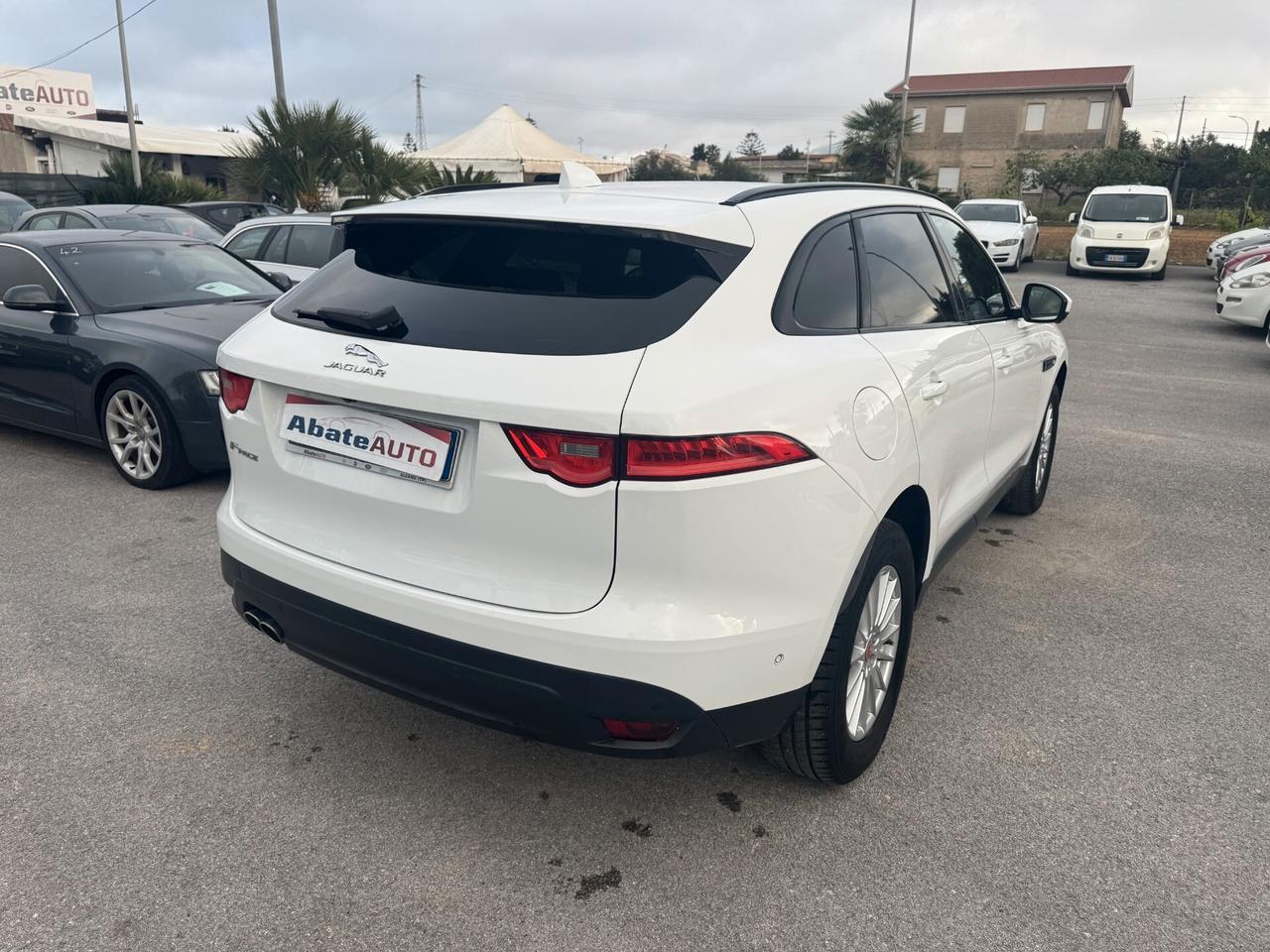 Jaguar F-Pace 2.0 D 180 CV Prestige