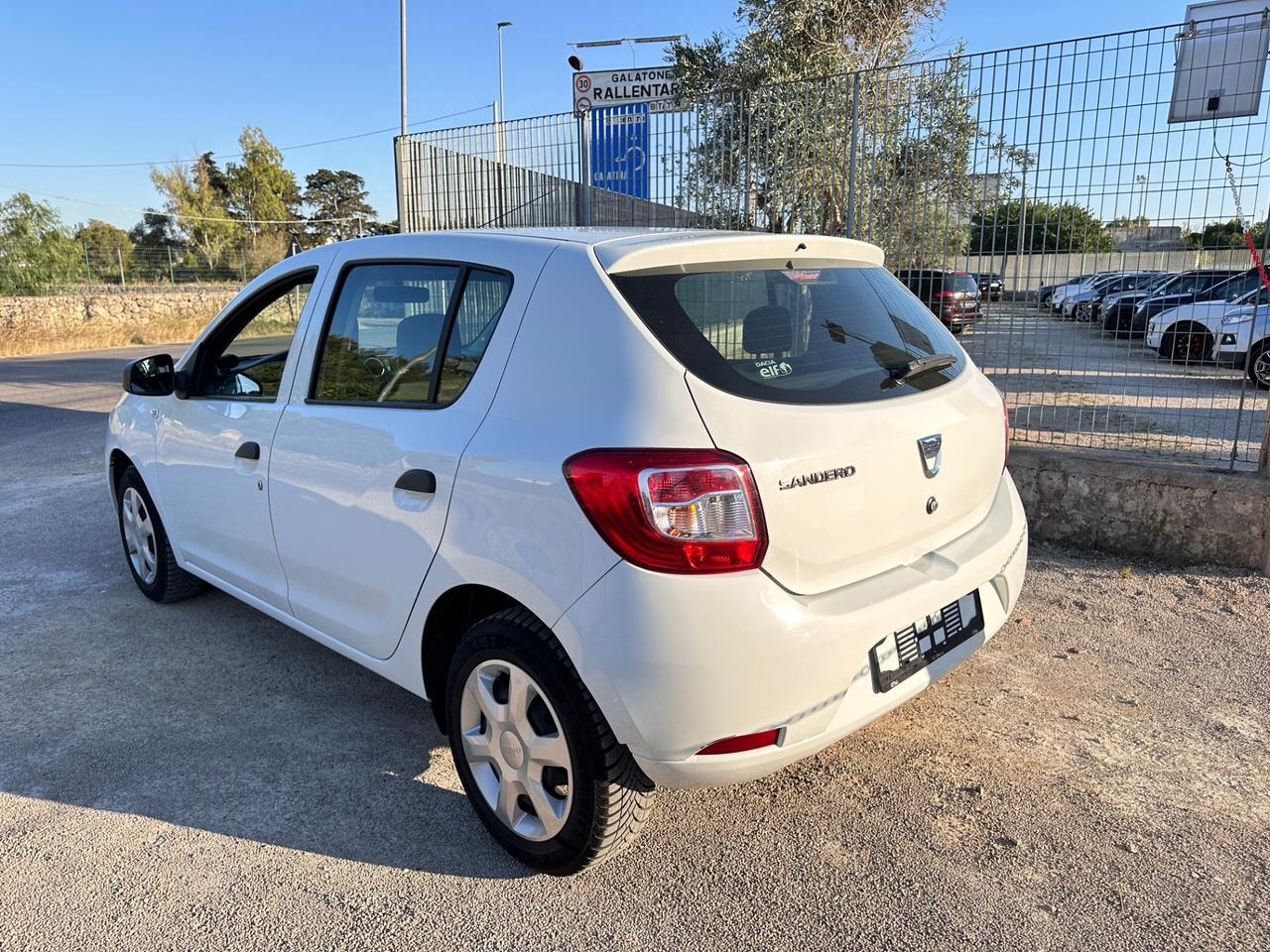 Dacia Sandero 1.2 GPL 75CV Ambiance-2013