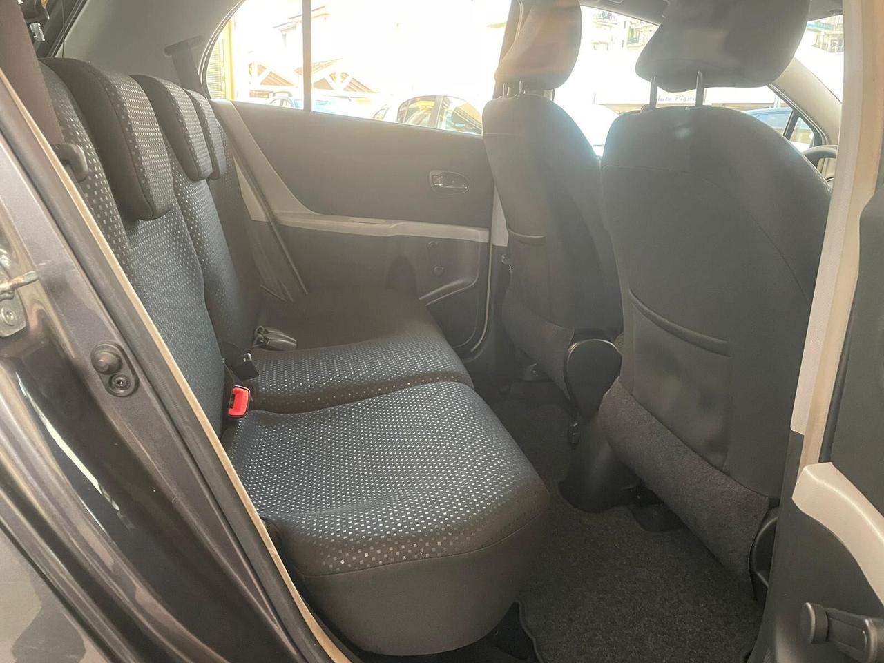 Toyota Yaris 1.3 5 porte Sol