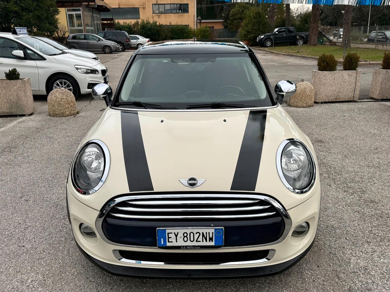 " UNA CHICCA " Mini 1.5 One D Business 5 porte